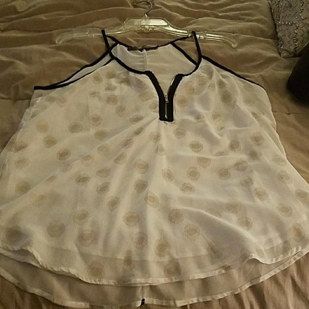 CLOSET CLOSING EVERYTHING MUST GO woman's top